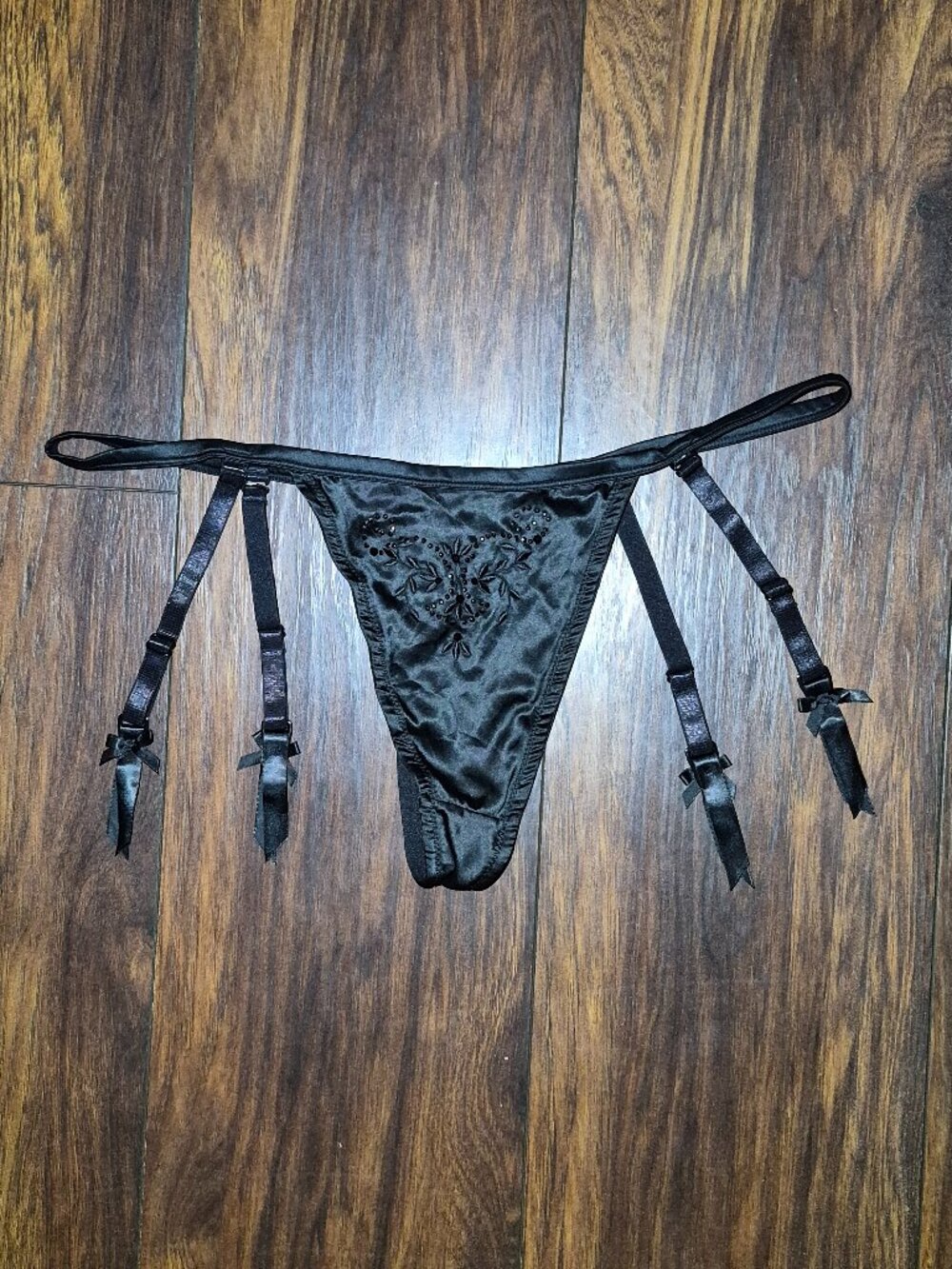 Victoria's Secret Thong Panties. New with Tags Size M/L.